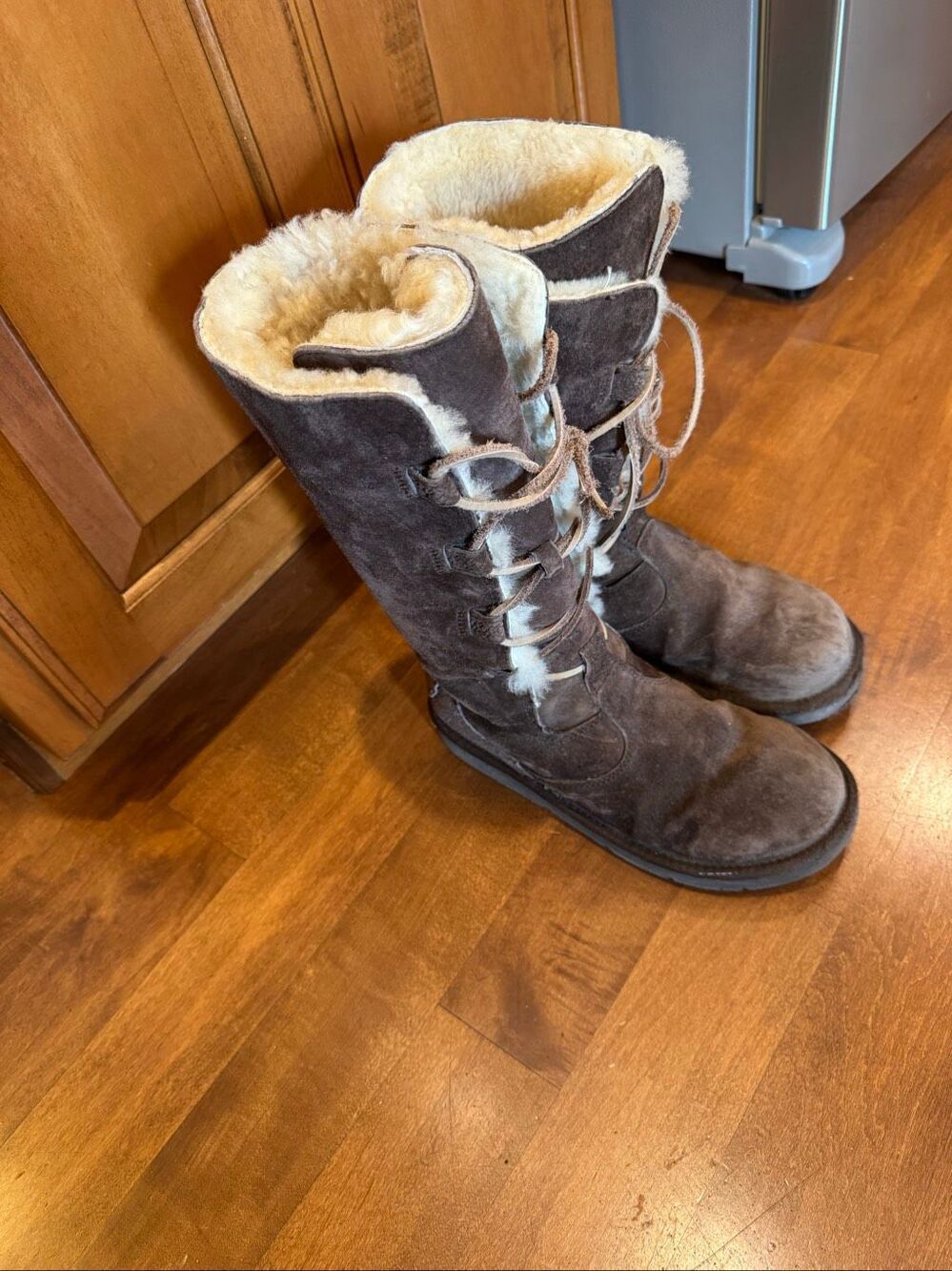 UGG Australia Whitley 5122 Tall Brown Suede Sheepskin Lace Up Boots Size 8 39